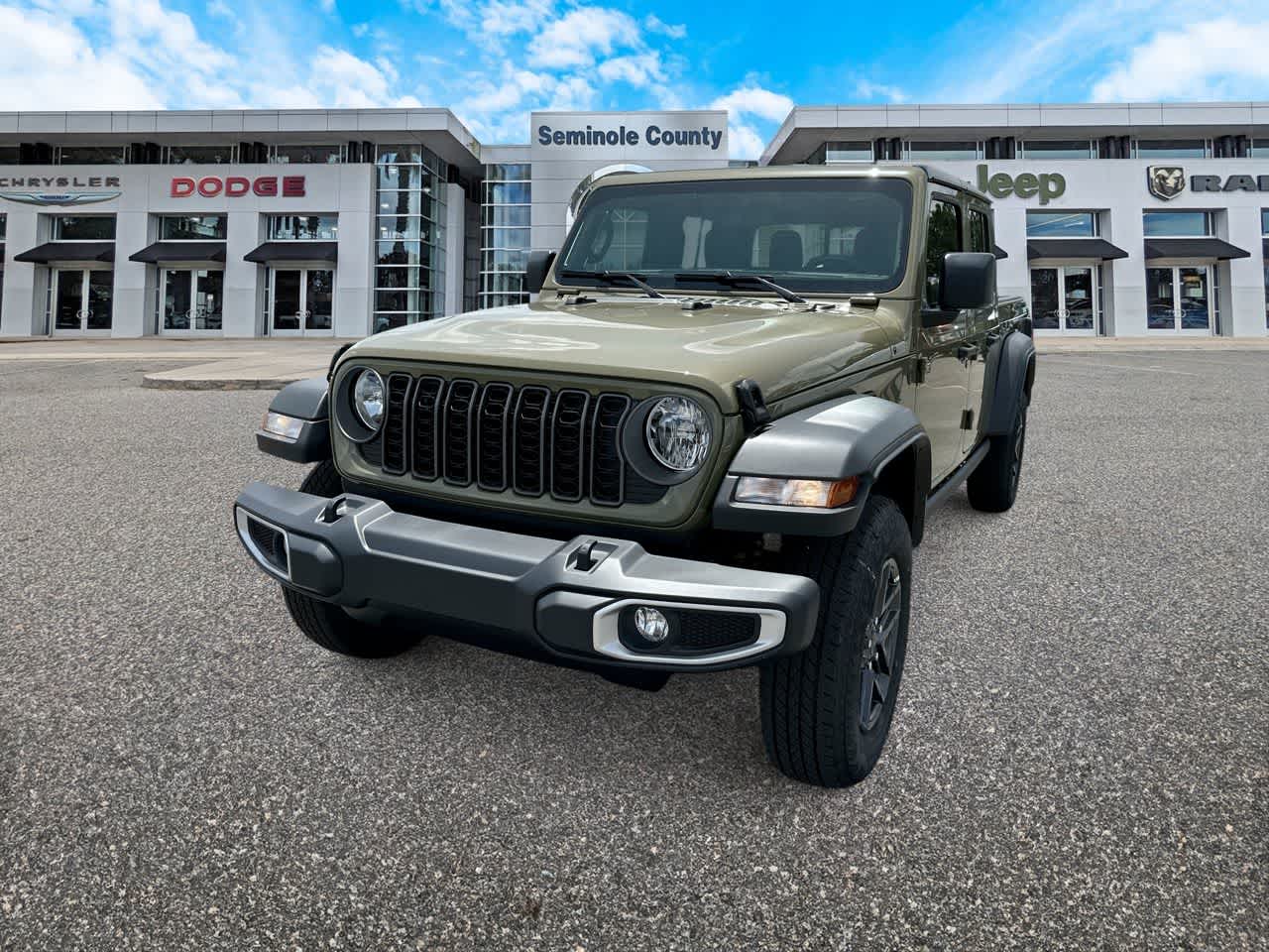 2026 Jeep Gladiator GLADIATOR SPORT 4X4 in 41 Exterior Paint — front three-quarter view
