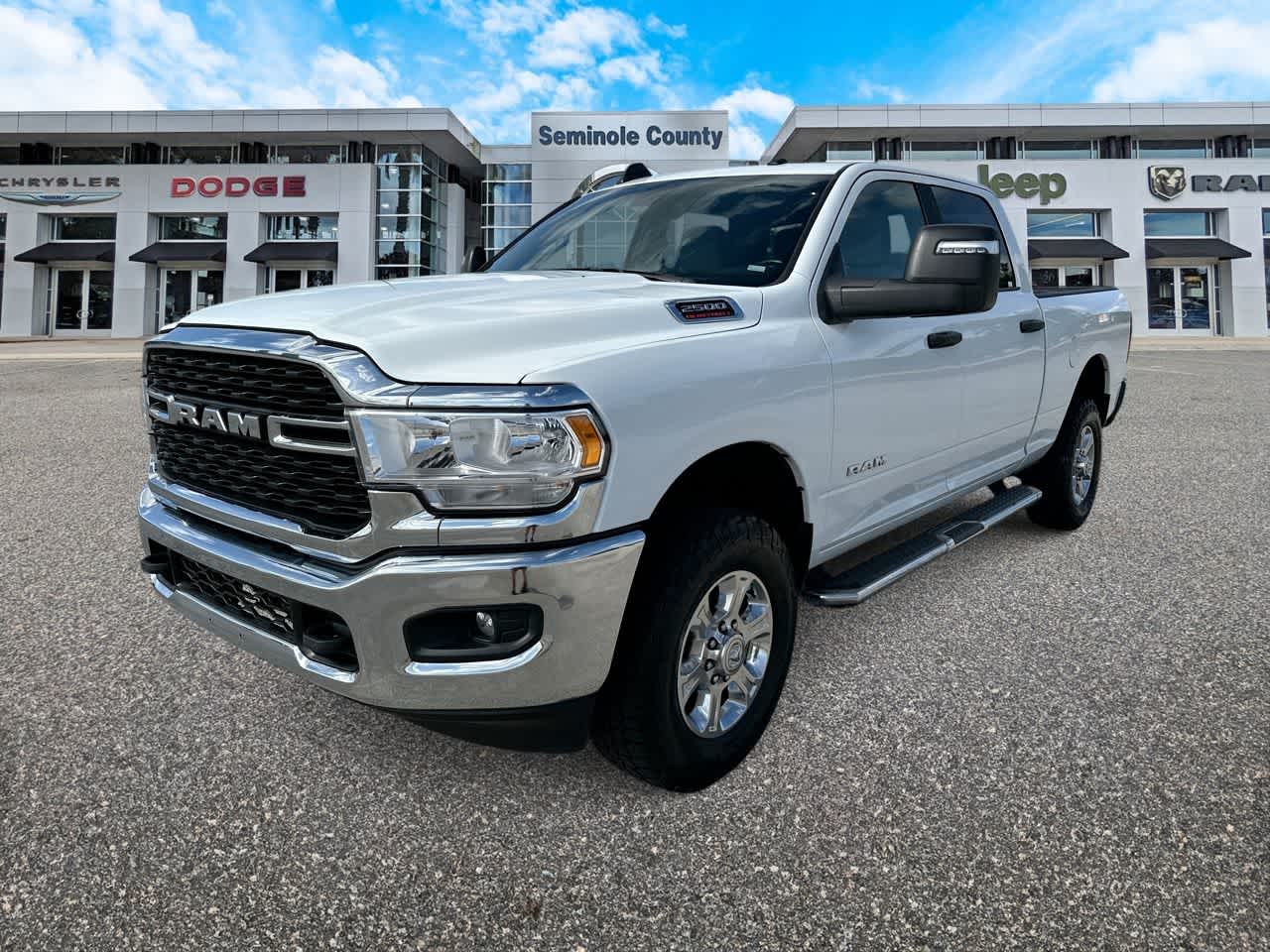 2024 RAM 2500 Big Horn Crew Cab 4x4 6'4' Box in Bright White Clearcoat — front three-quarter view