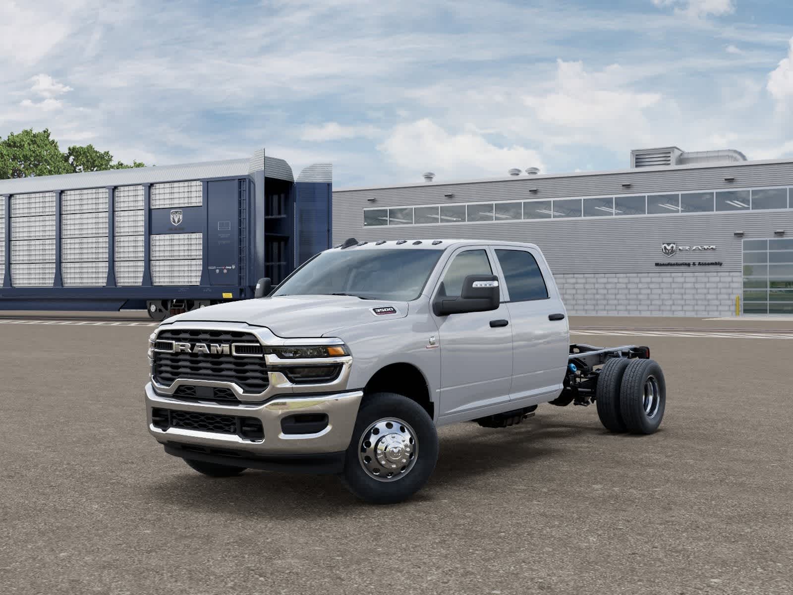 2026 RAM Ram 3500 Chassis Cab RAM 3500 TRADESMAN CREW CAB CHASSIS 4X4 60' CA in Bright White Clear-Coat Exterior Paint — front...