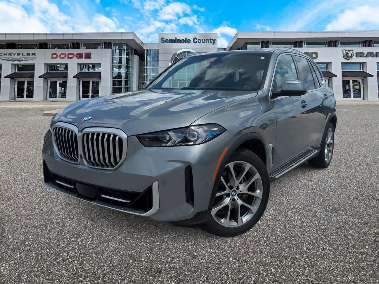 2024 BMW X5 xDrive40i in Black — front three-quarter view